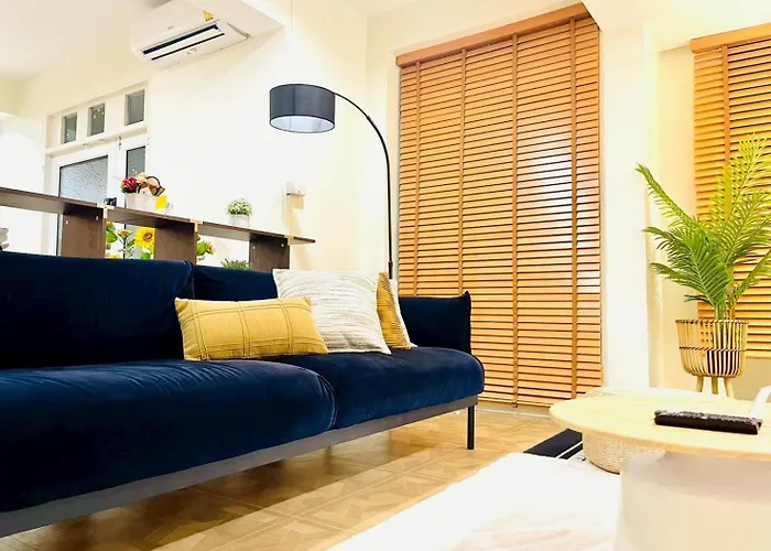 Private Pool Sukhumvit 26 Near Bts Phrom Phong And Emsphere *