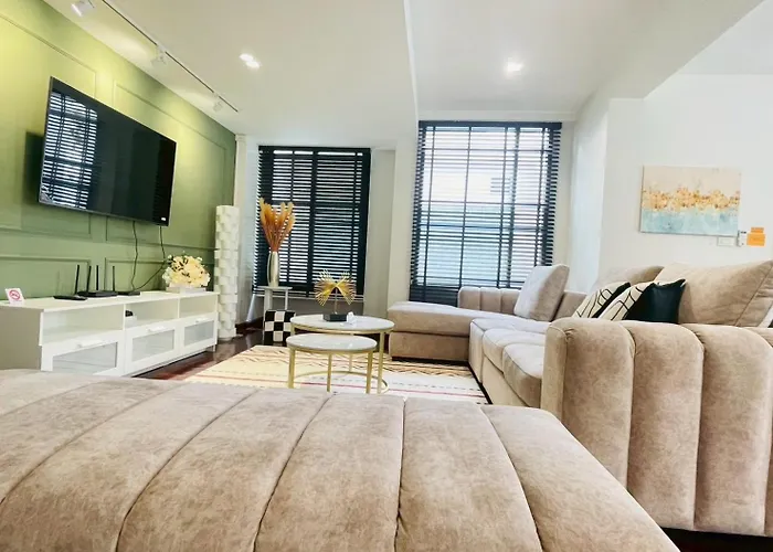 Private Pool Sukhumvit 26 Near Bts Phrom Phong And Emsphere