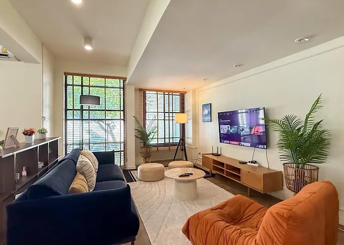 Private Pool Sukhumvit 26 Near Bts Phrom Phong And Emsphere Villa