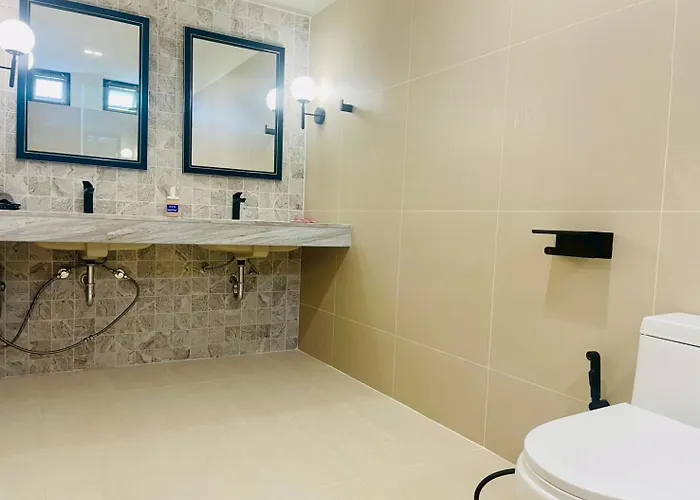 Private Pool Sukhumvit 26 Near Bts Phrom Phong And Emsphere Villa Bangkok