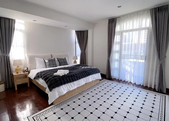 Villa Private Pool Sukhumvit 26 Near Bts Phrom Phong And Emsphere