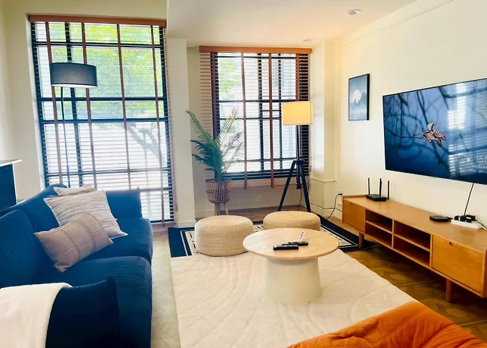 Private Pool Sukhumvit 26 Near Bts Phrom Phong And Emsphere Bangkok