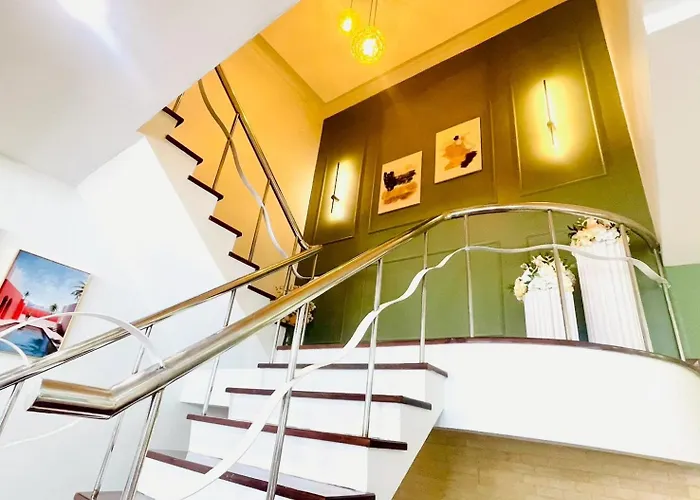 Private Pool Sukhumvit 26 Near Bts Phrom Phong And Emsphere *