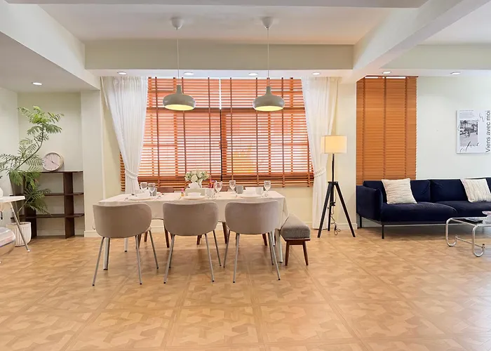 Private Pool Sukhumvit 26 Near Bts Phrom Phong And Emsphere
