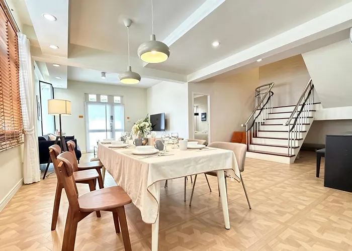 Private Pool Sukhumvit 26 Near Bts Phrom Phong And Emsphere バンコク都