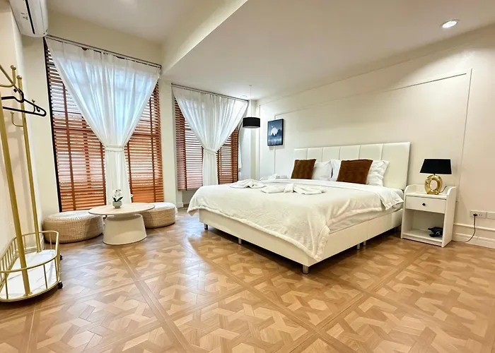 Private Pool Sukhumvit 26 Near Bts Phrom Phong And Emsphere バンコク都