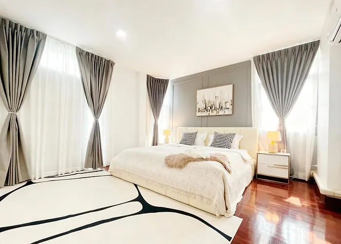 Private Pool Sukhumvit 26 Near Bts Phrom Phong And Emsphere ヴィラ