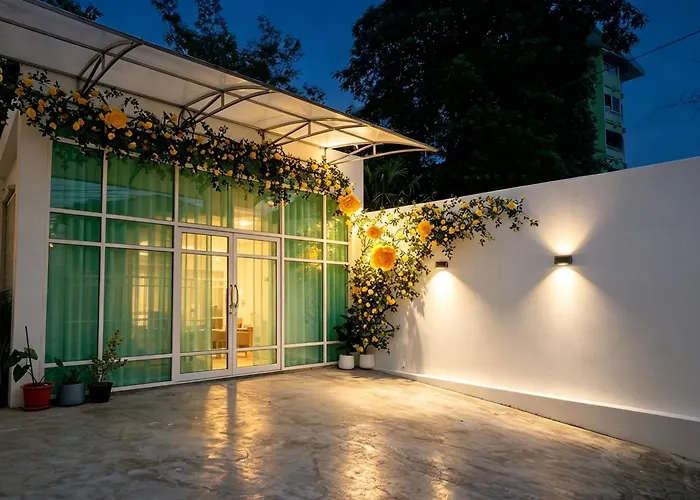Private Pool Sukhumvit 26 Near Bts Phrom Phong And Emsphere *