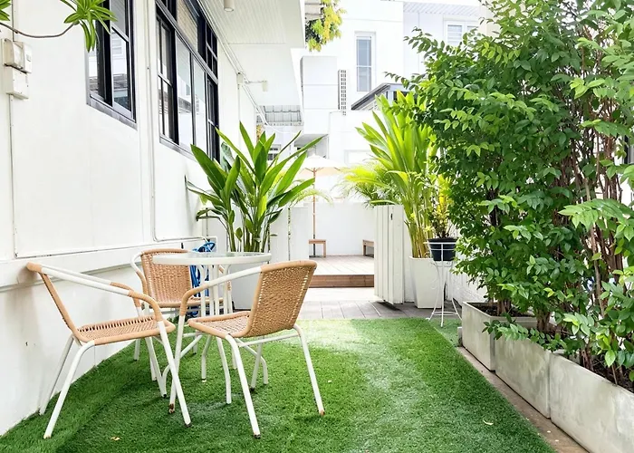 Private Pool Sukhumvit 26 Near Bts Phrom Phong And Emsphere *