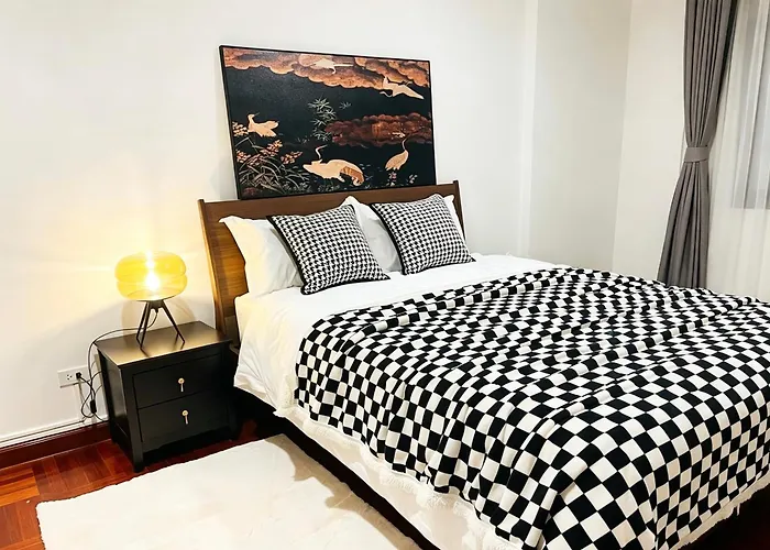 Private Pool Sukhumvit 26 Near Bts Phrom Phong And Emsphere *