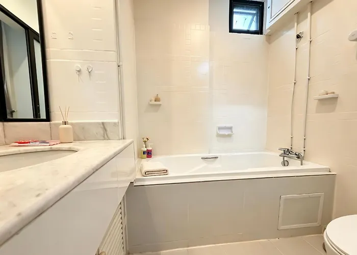 Private Pool Sukhumvit 26 Near Bts Phrom Phong And Emsphere バンコク都